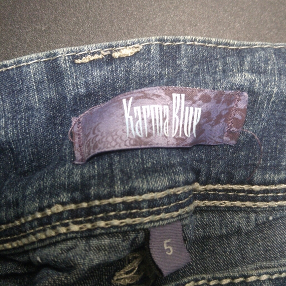 Karma Blue embroidered stretch jean capri size 5 - Picture 7 of 8